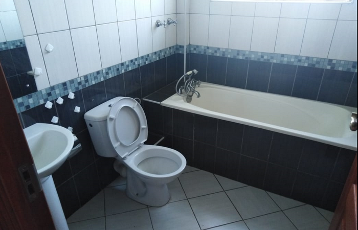 Bathroom Wall and Floor Tiles Installation